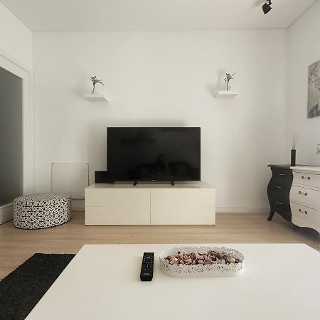 Sunny Arroios Apartment Lisbon Bagian luar foto