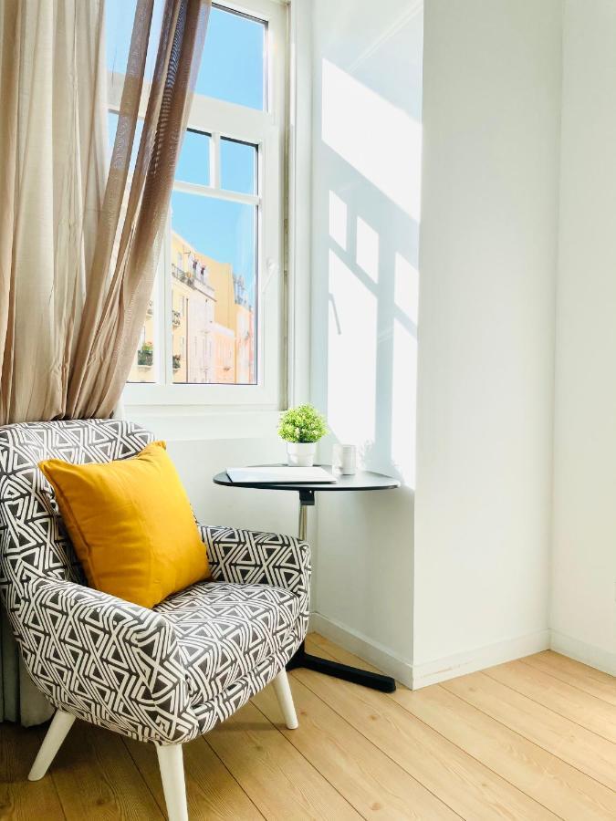 Sunny Arroios Apartment Lisbon Bagian luar foto