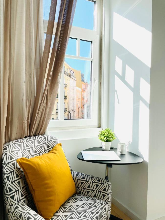 Sunny Arroios Apartment Lisbon Bagian luar foto