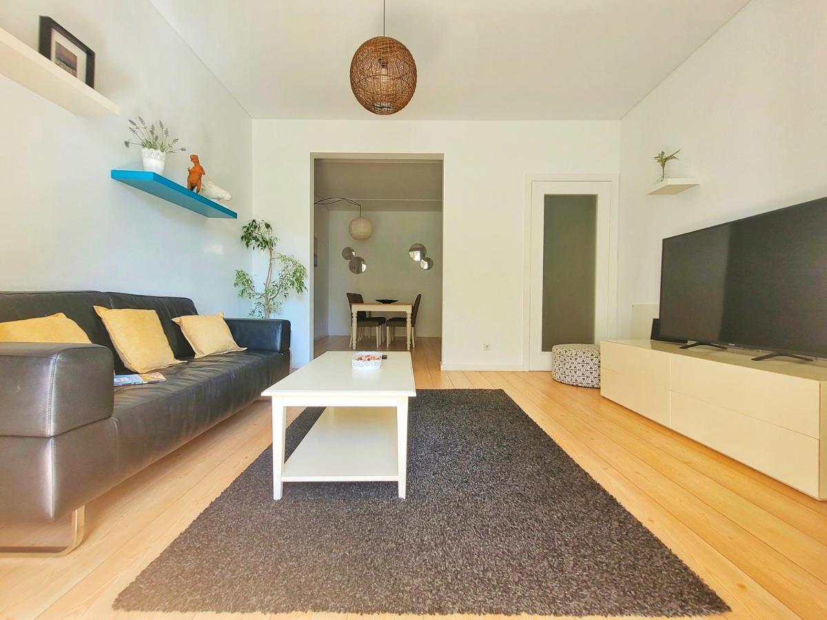 Sunny Arroios Apartment Lisbon Bagian luar foto